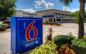 Motel 6 Bradenton